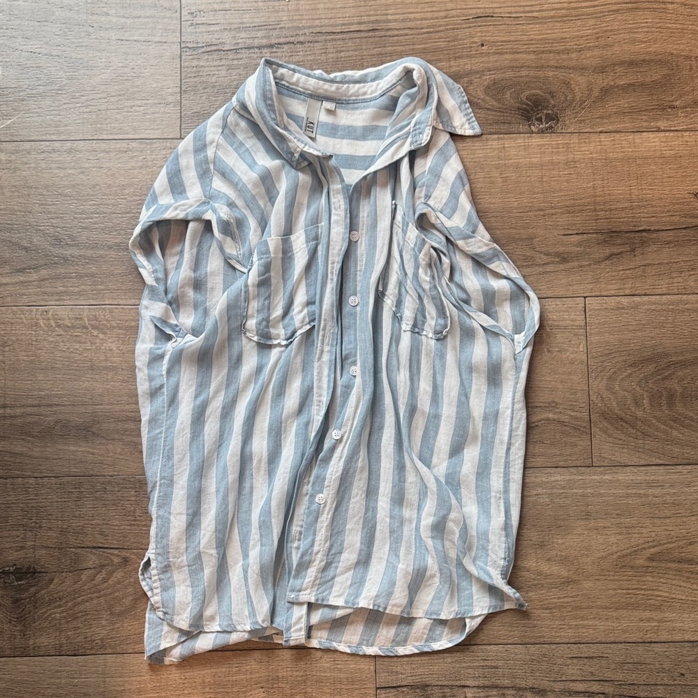 Kut from the Kloth Blue and White Striped Button Down Shirt